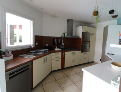 French property for sale in Hourtin, Gironde - €519,000 - photo 4