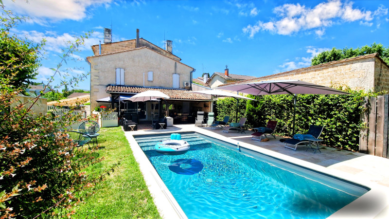 Propriété à vendre à Saint-Seurin-sur-l'Isle, Gironde - 549 000 €
