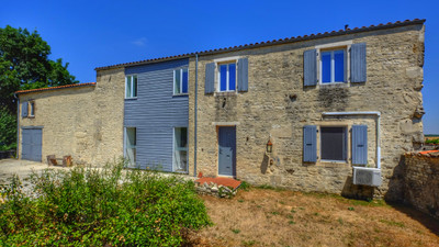 Maison à vendre à Villeneuve-la-Comtesse, Charente-Maritime, Poitou-Charentes, avec Leggett Immobilier