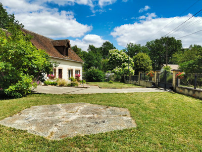 French property for sale in Saint-Aignan, Loir-et-Cher - €143,335 - photo 2