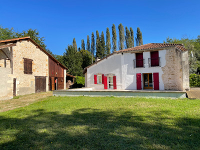 Maison à vendre à Médillac, Charente, Poitou-Charentes, avec Leggett Immobilier