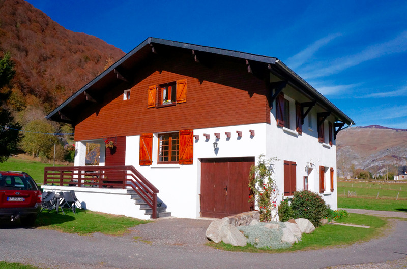 House for sale in Campan HautesPyrénées Beautiful Chalet Style