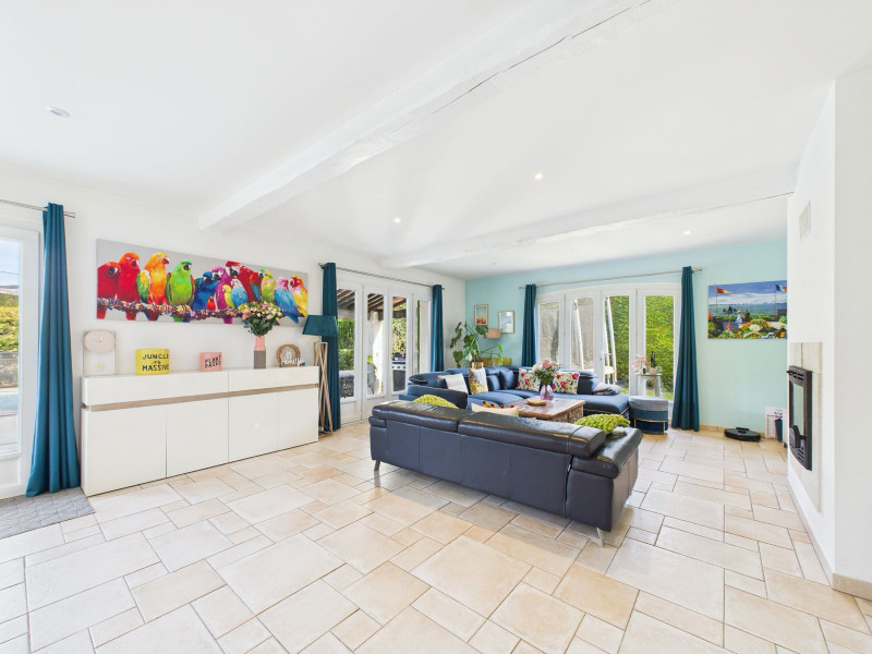 French property for sale in Le Rouret, Alpes-Maritimes - €1,295,000 - photo 3