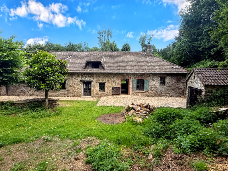 French property for sale in Izé, Mayenne - €372,500 - photo 0