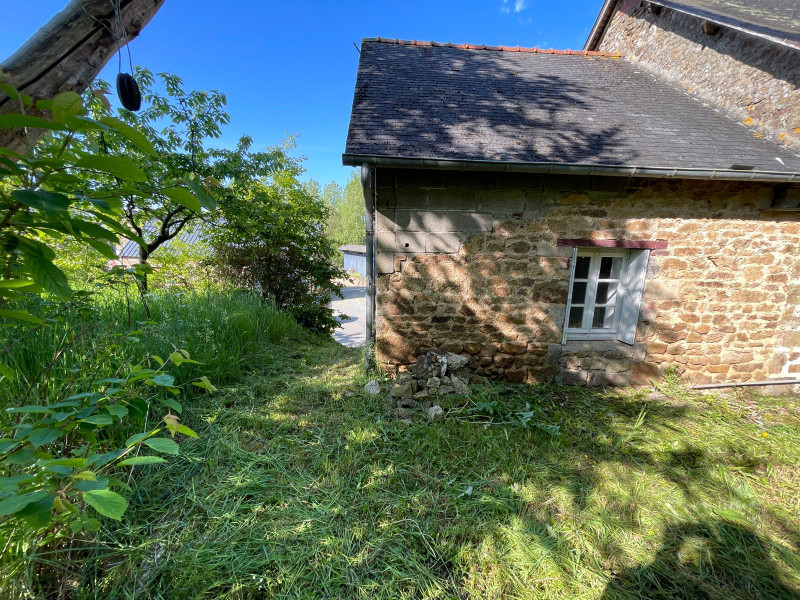 French property for sale in Lassay-les-Châteaux, Mayenne - €66,600 - photo 2