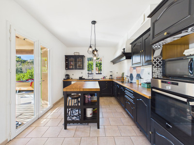 French property for sale in Châteauneuf-Grasse, Alpes-Maritimes - €815,000 - photo 2