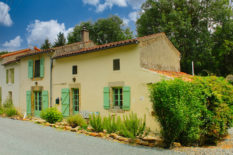 Maison à vendre à Puy-de-Serre, Vendée - 82.500 € - photo 1