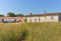 property to renovate for sale in Saint-Aubin-le-CloudDeux-Sèvres Poitou_Charentes