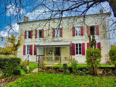 Maison à vendre à Bellon, Charente, Poitou-Charentes, avec Leggett Immobilier