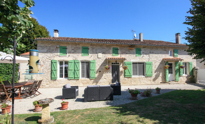 Maison à vendre à Nuaillé-sur-Boutonne, Charente-Maritime, Poitou-Charentes, avec Leggett Immobilier