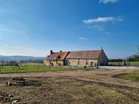 Commerce à vendre à Noyant D Allier, Allier - 685.000 € - photo 1