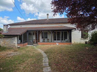 French property for sale in Saint-Astier, Dordogne - €130,800 - photo 2