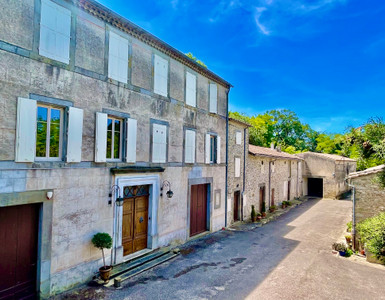 Maison à vendre à Carcassonne, Aude, Languedoc-Roussillon, avec Leggett Immobilier
