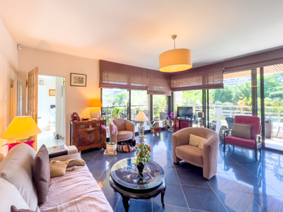 French property for sale in Levallois-Perret, Hauts-de-Seine - €1,450,000 - photo 1