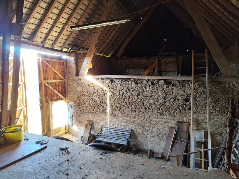 French property for sale in Charron, Creuse - €75,000 - photo 11