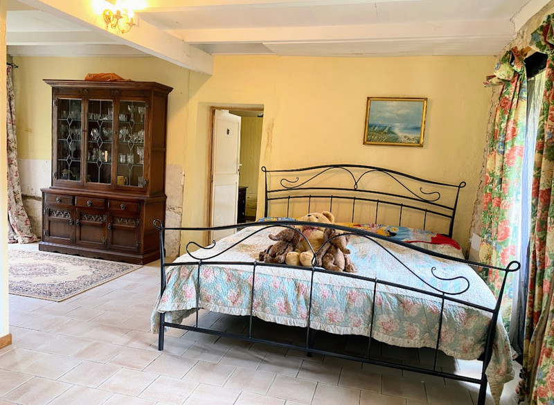 French property for sale in Cellefrouin, Charente - €103,000 - photo 5