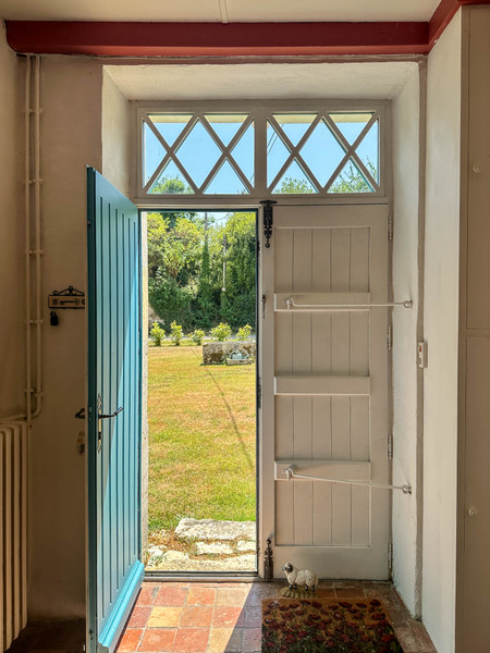 French property for sale in Brizambourg, Charente-Maritime - €349,950 - photo 5
