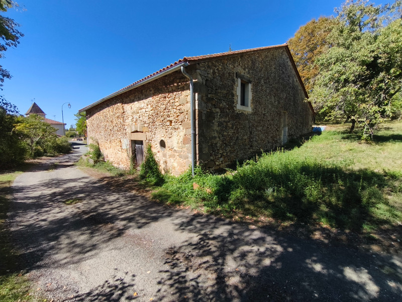 French property for sale in Saint-Martin-le-Pin, Dordogne - €262,150 - photo 2