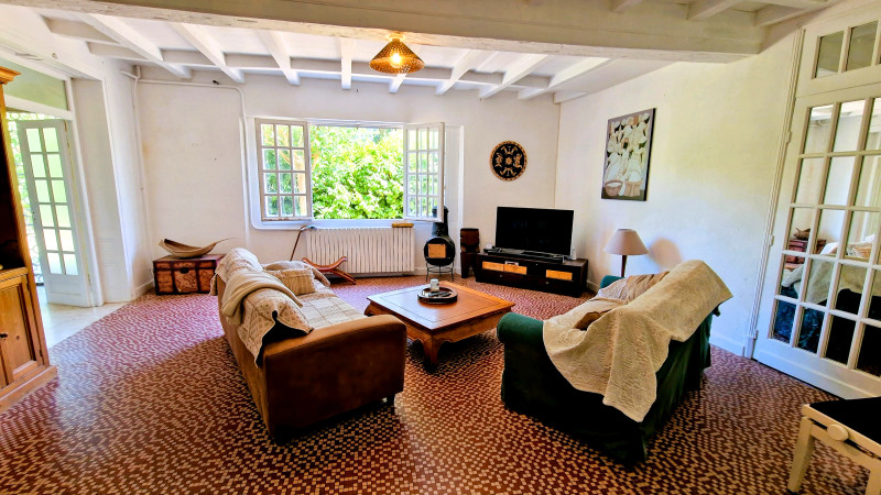 French property for sale in Ménesplet, Dordogne - €320,000 - photo 4