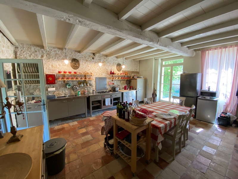 French property for sale in Cercoux, Charente-Maritime - &#8364;371,000 - photo 4