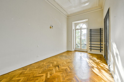 French property for sale in Nice, Alpes-Maritimes - €1,200,000 - photo 5