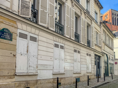 Appartement à vendre à Paris 18e Arrondissement, Paris, Île-de-France, avec Leggett Immobilier