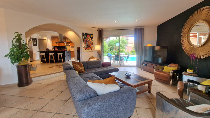 French property for sale in Espondeilhan, Hérault - €825,000 - photo 3