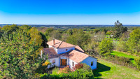 Propriété à vendre à Nontron, Dordogne - 295 000 € - photo n°1