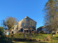 Maison à vendre à Treignac, Corrèze - 272.990 € - photo 1