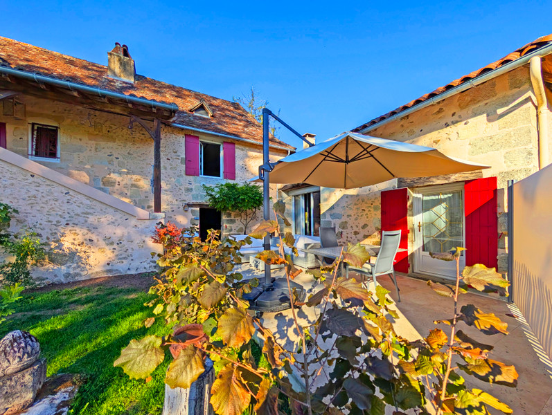 French property for sale in Boulazac Isle Manoire, Dordogne - €285,940 - photo 0