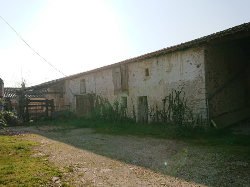 French property for sale in Mornac, Charente - &#8364;97,000 - photo 9