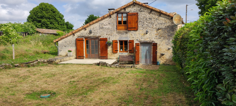 Maison à vendre à Valence-en-Poitou, Vienne - 136.250 € - photo 1