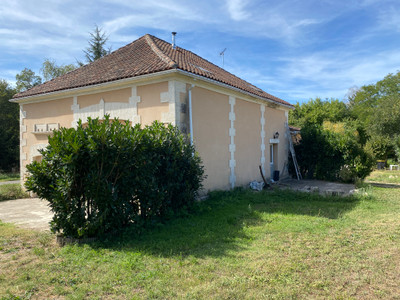 French property for sale in Rougnac, Charente - €210,600 - photo 3