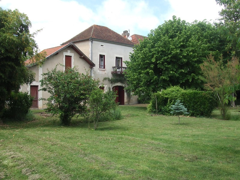 French property for sale in Saint-Front-de-Pradoux, Dordogne - €235,400 - photo 1