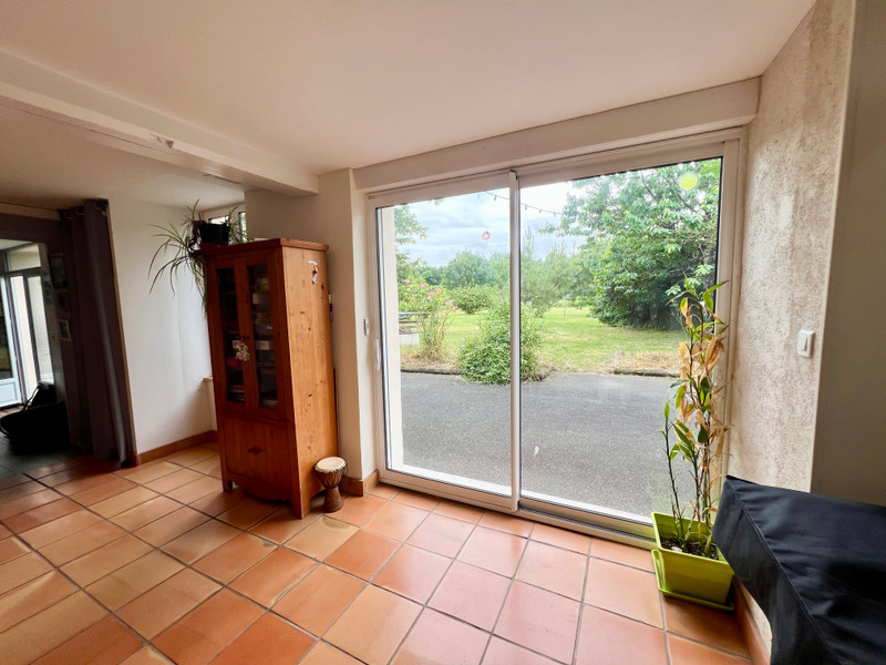 French property for sale in Genouillé, Charente-Maritime - €370,000 - photo 5