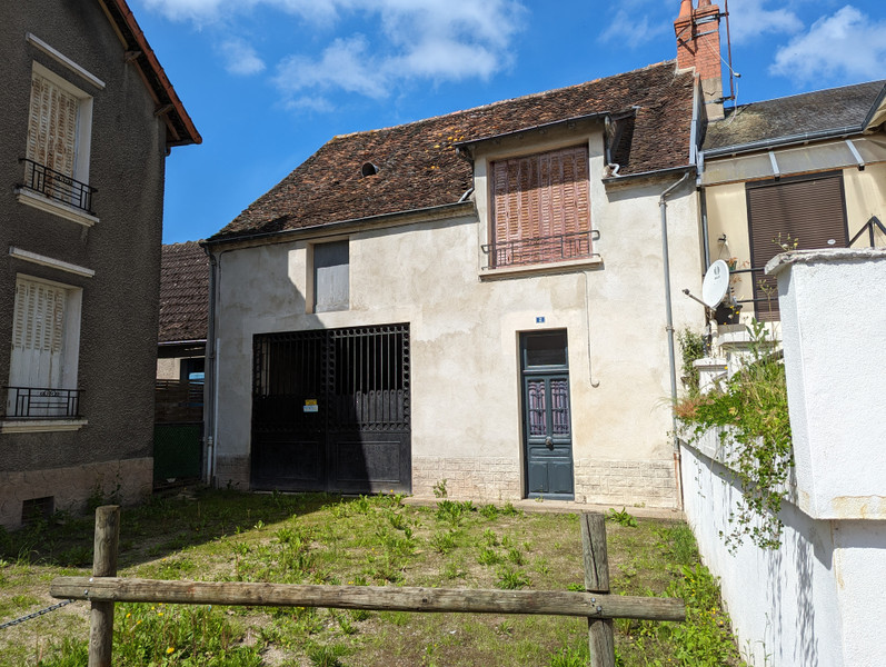 French property for sale in Châteaumeillant, Cher - €119,000 - photo 1