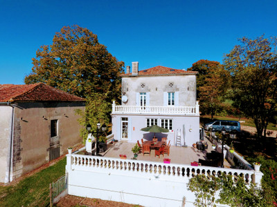 French property for sale in Saint-Séverin, Charente - €477,000 - photo 1