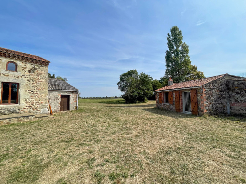 French property for sale in Genneton, Deux-Sèvres - &#8364;468,000 - photo 10