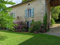 Guest house - Gite for sale in La Chapelle-Grésignac Dordogne Aquitaine