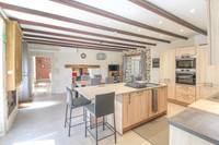 Maison à vendre à Beugnon-Thireuil, Deux-Sèvres - 315.000 € - photo 3