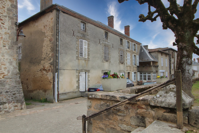 Maison à vendre à Lesterps, Charente - 16 600 € - photo 1