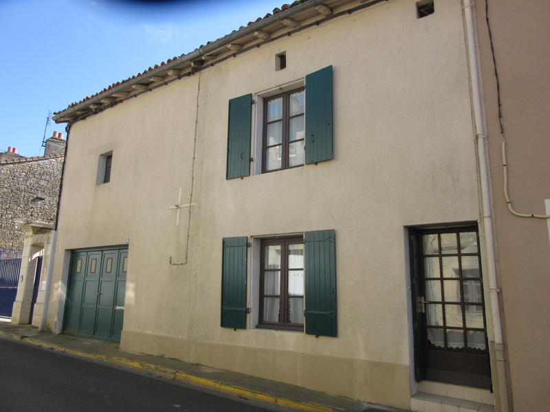 Maison à vendre à Valence-en-Poitou, Vienne - 66.600 € - photo 1