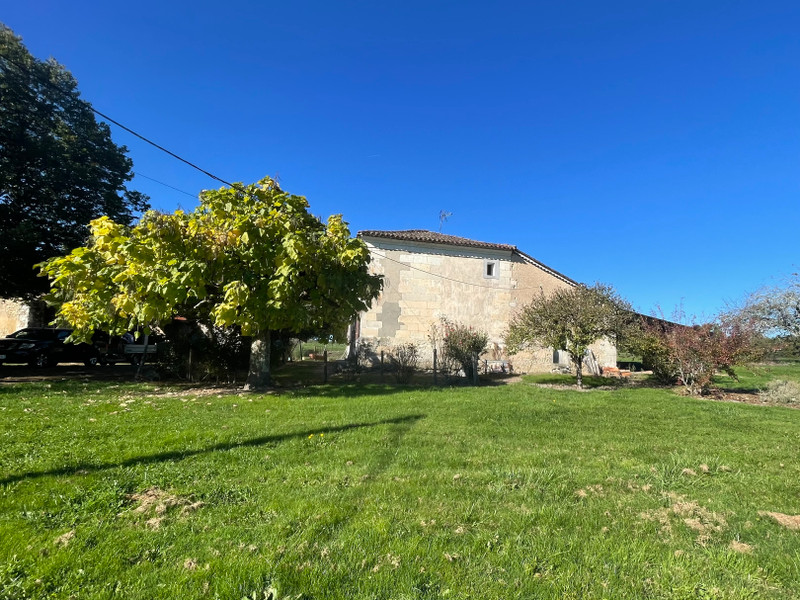 French property for sale in Saint-Palais-de-Négrignac, Charente-Maritime - €141,700 - photo 2
