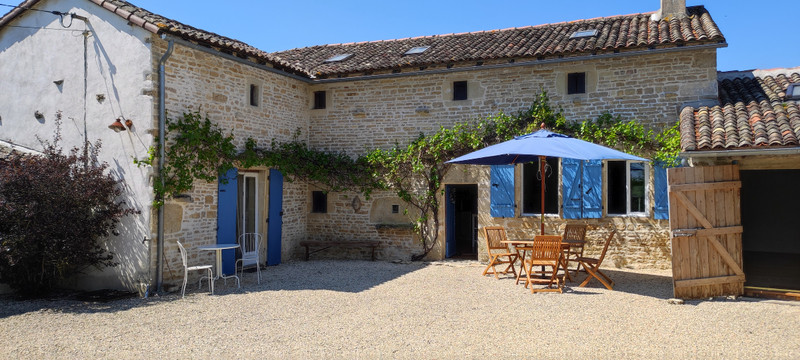 Maison à vendre à Messé, Deux-Sèvres - 267.500 € - photo 1