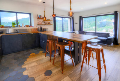 French property for sale in Apt, Vaucluse - €550,000 - photo 2