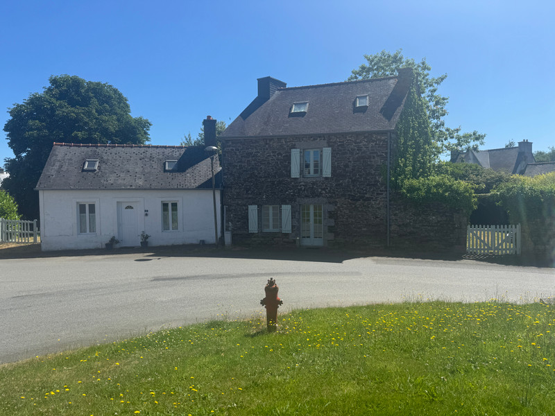 French property for sale in Plounévez-Quintin, Côtes-d'Armor - €147,150 - photo 1
