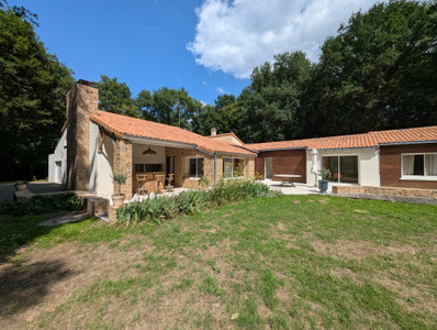 Maison à vendre à Yzernay, Maine-et-Loire, Pays de la Loire, avec Leggett Immobilier