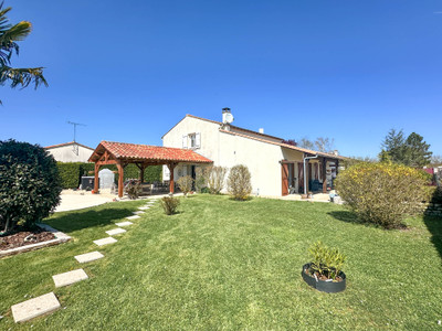 French property for sale in Bréville, Charente - €299,600 - photo 11