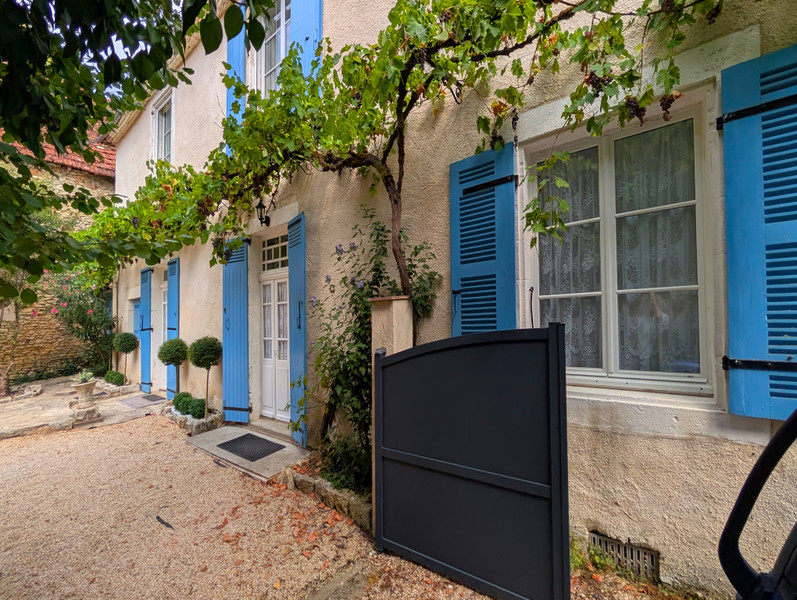 French property for sale in Coulaures, Dordogne - €255,000 - photo 0