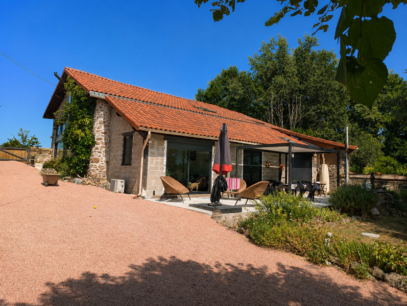 French property for sale in Marval, Haute-Vienne - €339,200 - photo 0